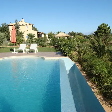 Guest house La Tarentane 2*
