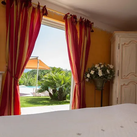 La Tarentane Guest house Grimaud